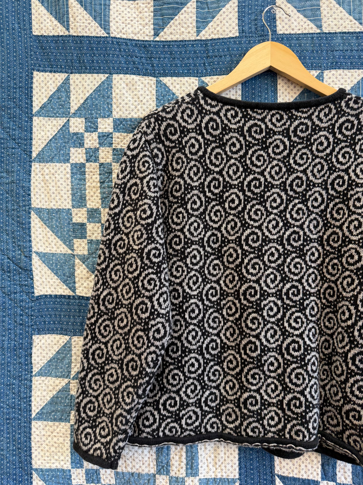 Y2K Zip Up Swirl Sweater