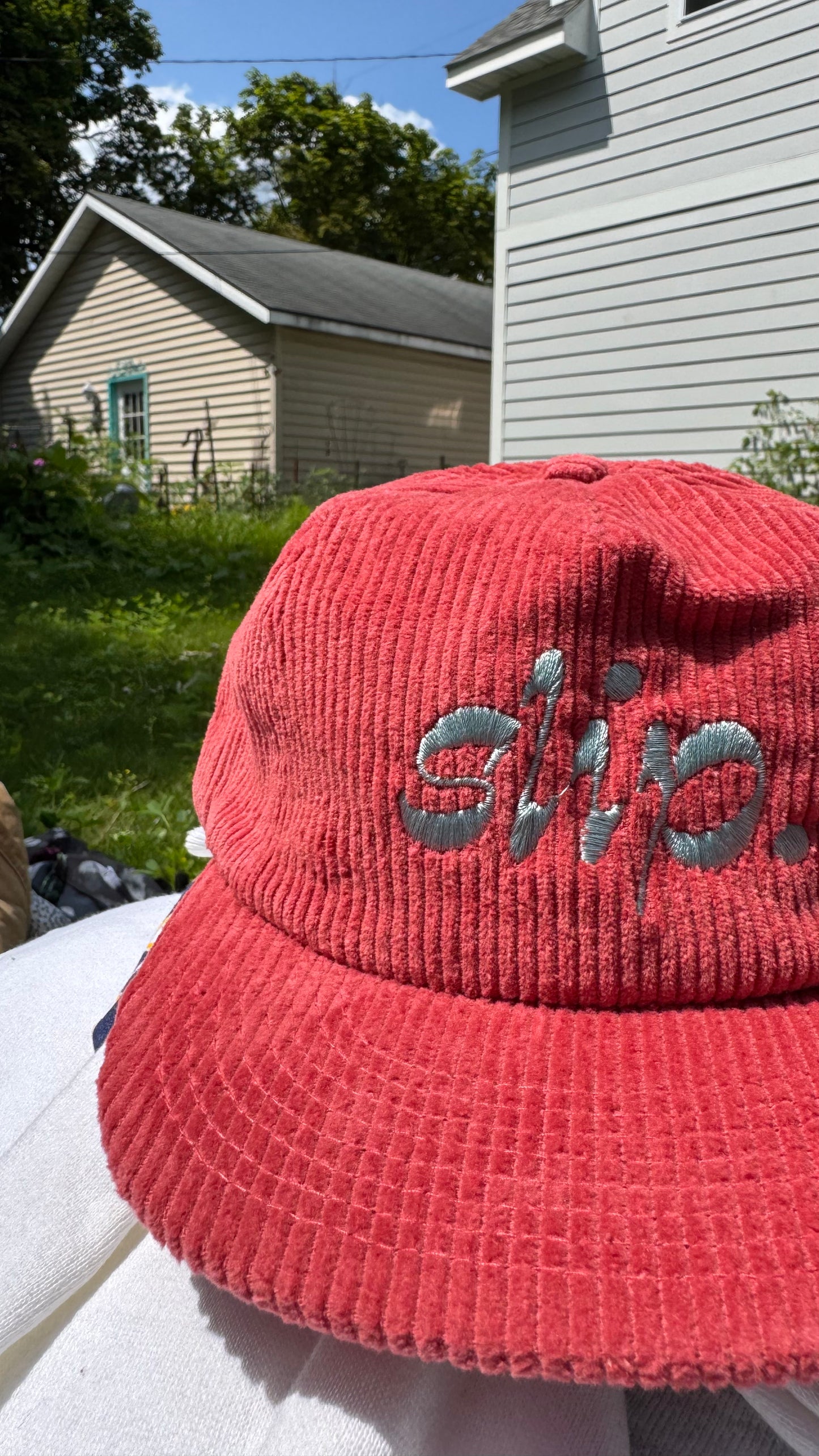 Corduroy "slip." Hat