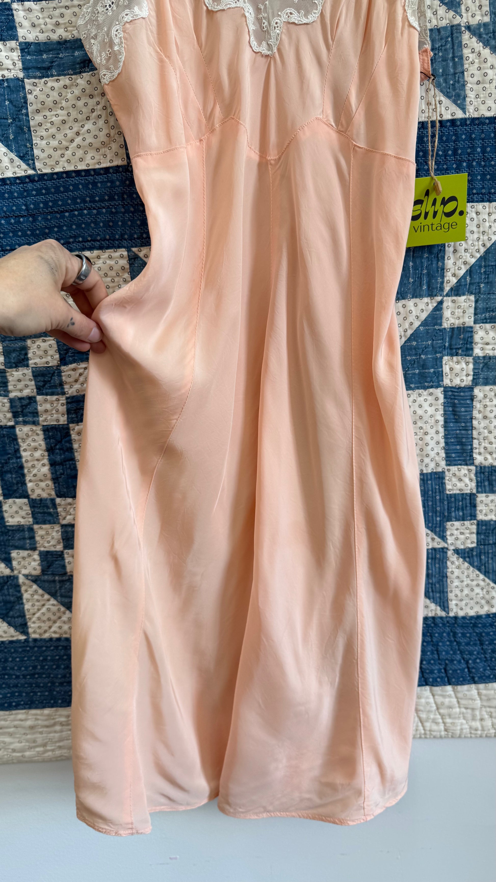 1930's Pale Pink Slip 1930's Pale Pink Slip
