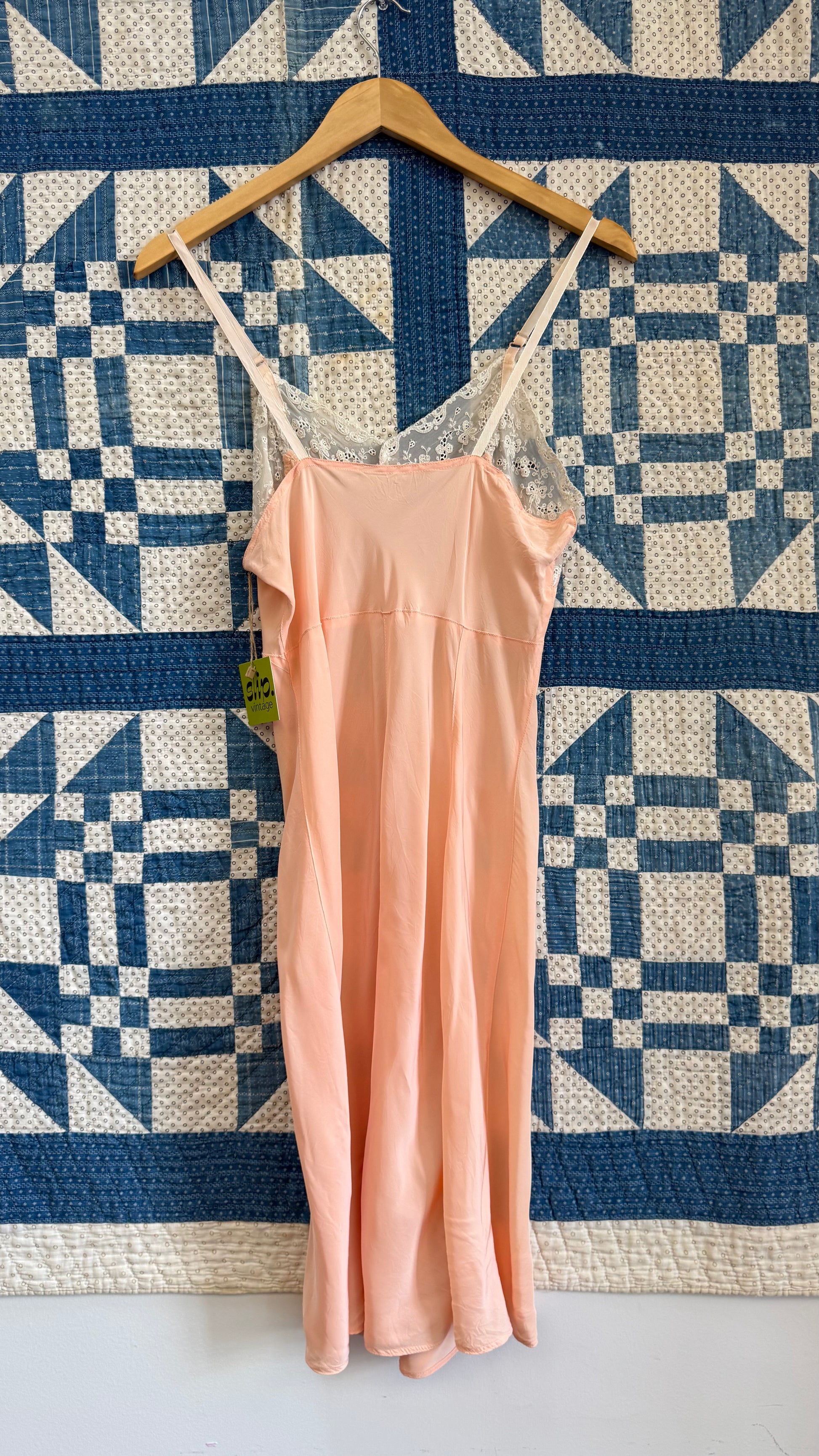 1930's Pale Pink Slip 1930's Pale Pink Slip