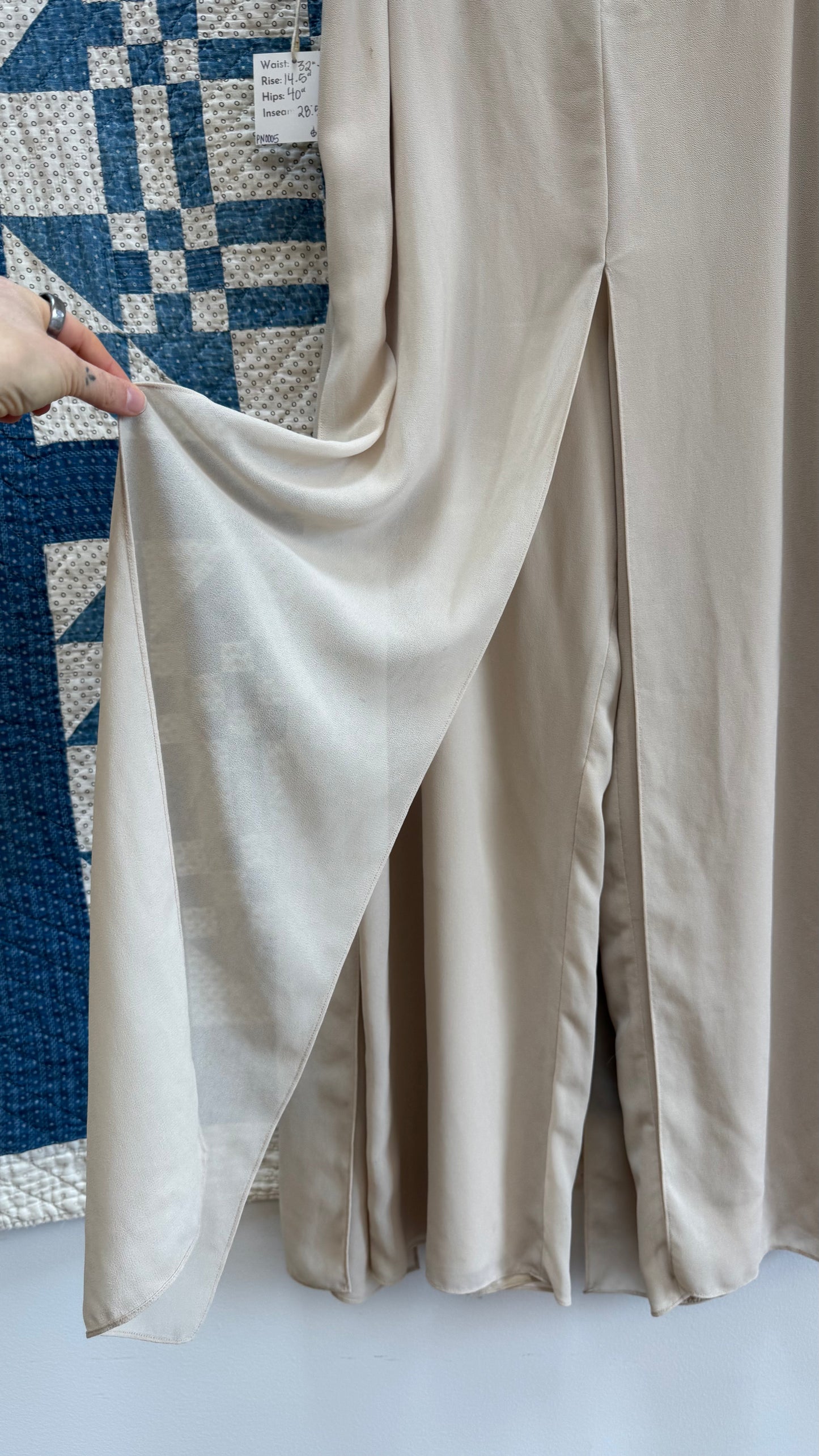 Ecru Flowy Elastic Pants