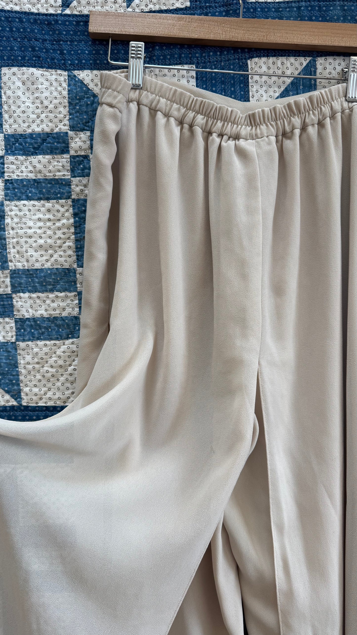 Ecru Flowy Elastic Pants