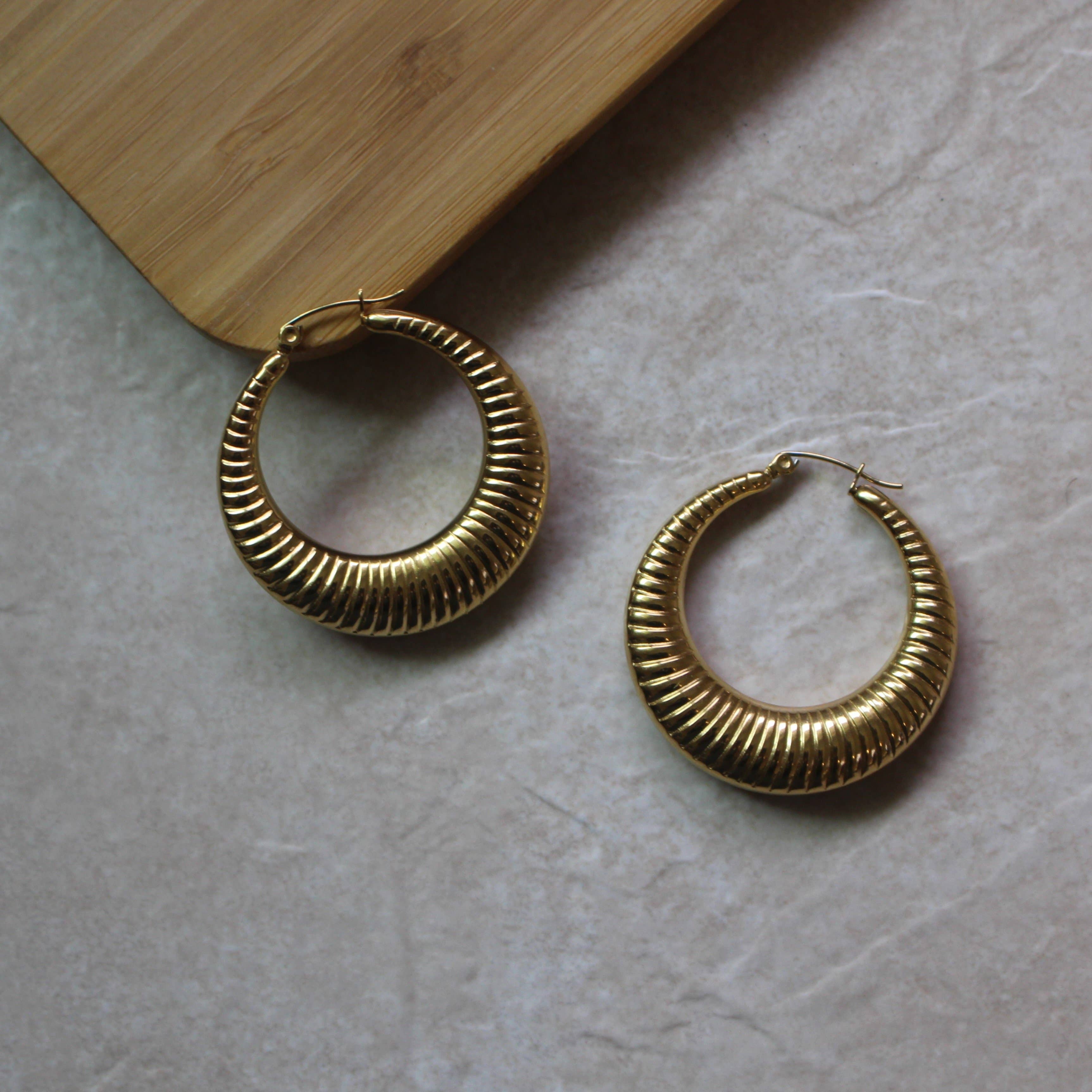 Emily Core Ribbed Earrings | Fran's Hause